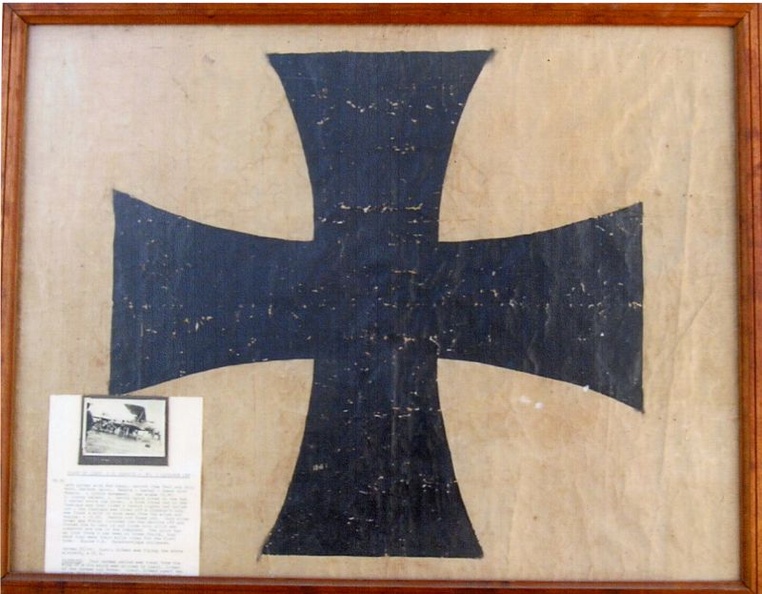 AHM of WA, Bull Creek, wing fabric from captured Albatros D.III 636/17. via Mike Mirkovic.