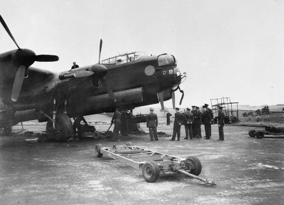 Lancaster I LL964/AR-D2 
 460 Squadron
July 1944