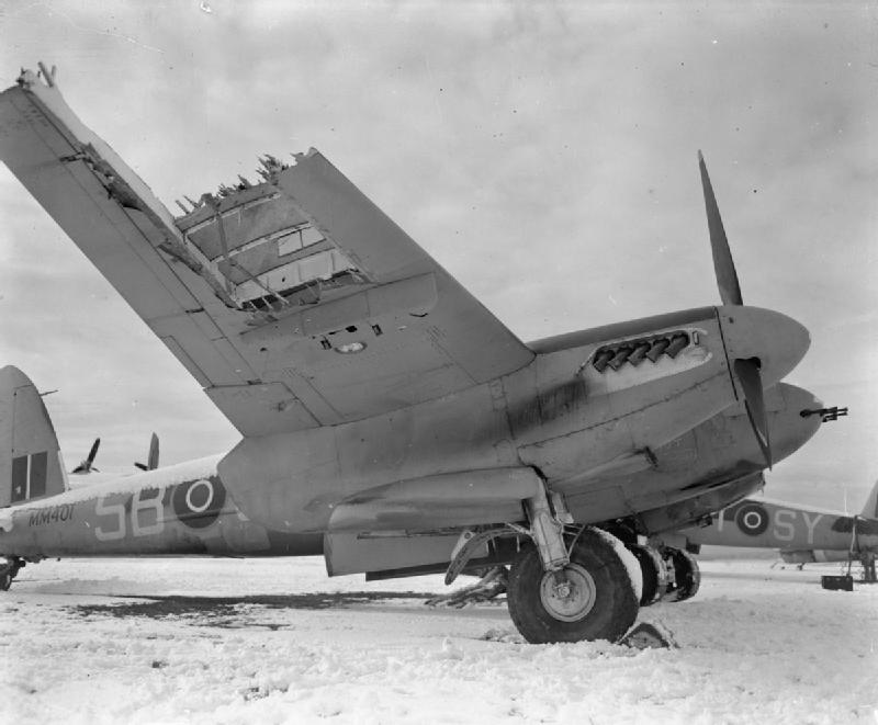 Mosquito FB MkVI, 
MM401 'SB-J'
464 Squadron RAAF 
Hunsdon, Hertfordshire,