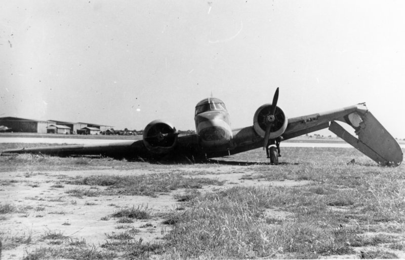 Airspeed Oxford 
6 Service Flying Training School
Mallala 
c1944
Photo via Mike Mirkovic