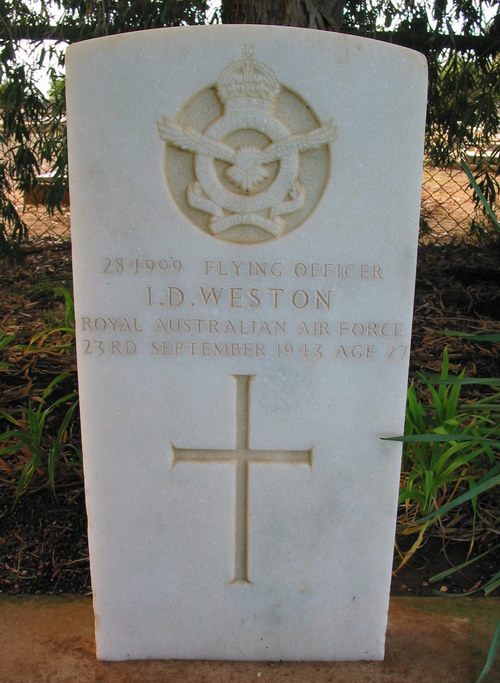 Headstone of F/O I D Weston killed in the crash of Anson W2095Mallala War Cemetery. Photo Rod Farquhar.