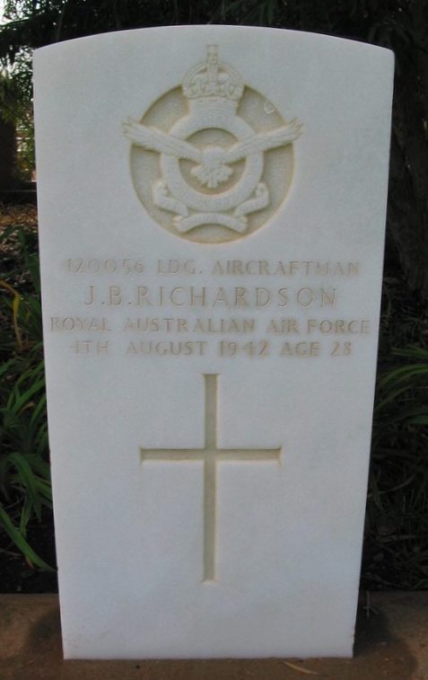 Headstone of Lac J B Richardson killed in the crash of Anson W2165 Mallala War Cemetery. Photo Rod Farquhar.