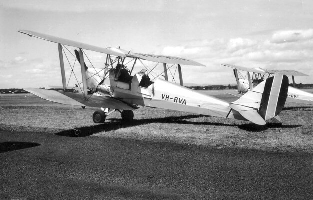 Highlight
                                    for Album: DH82A Tiger Moth A17-564