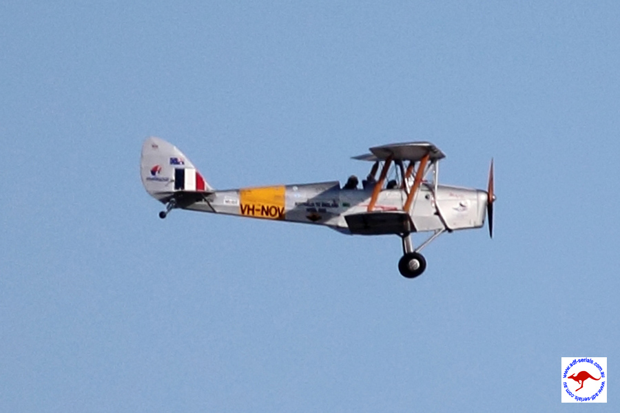 Tiger Moth
                                  A17-757