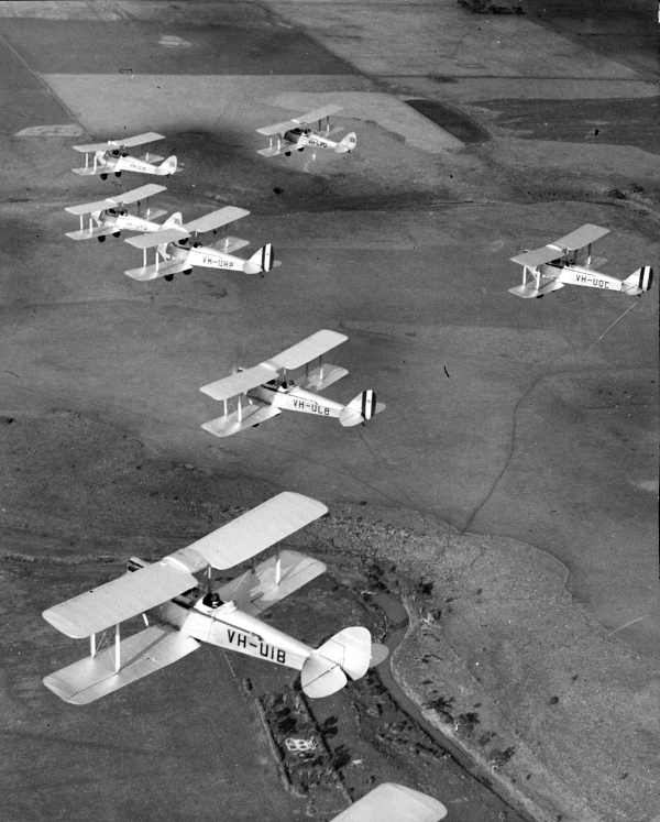 DH-60G Gypsy Moths A7-109 (VH-UIB)                              A7-98, (VH-ULB) A7-101 (VH-UQC)