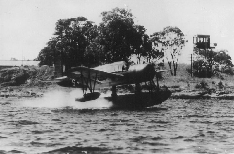 OS2U-3 Kingfisher 
A48-17/JE-S, 
107 Squadron, 
St George's Basin, c.1944. 
via Mike Mirkovic.