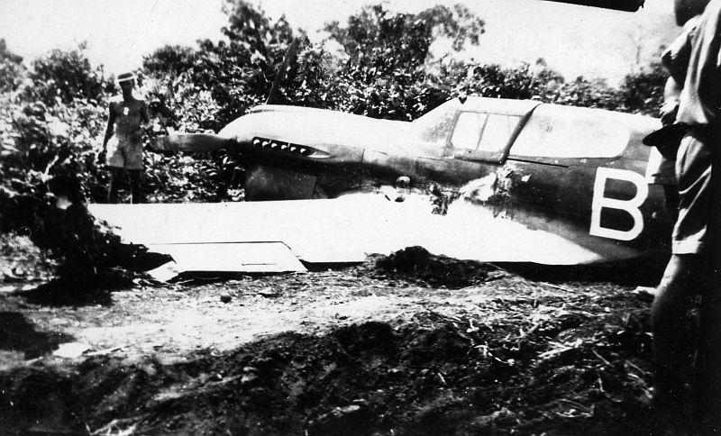 P-40E Kittyhawk A29-71/B 'Beverley', 75 Squadron, Milne Bay area, Sept., 1942, forced landing by Sdr.Ldr. Les Jackson. via Mike Mirkovic.