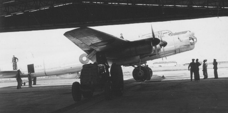 Lincoln Mk.30 A73-5. 1 A.P.U., Laverton,
                          c.1946, via Mike Mirkovic.