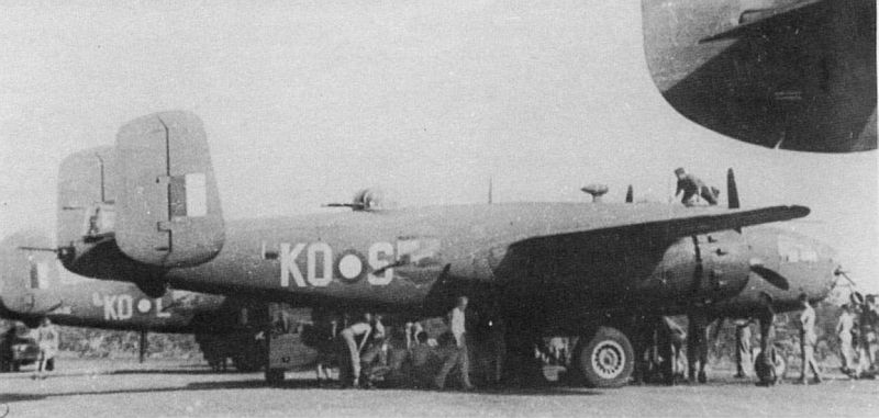 B-25D Mitchells A47-7/KO-S and
                          A47-16/KO-L 2 Squadron Hughes Field c.1944 via
                          Mike Mirkovic