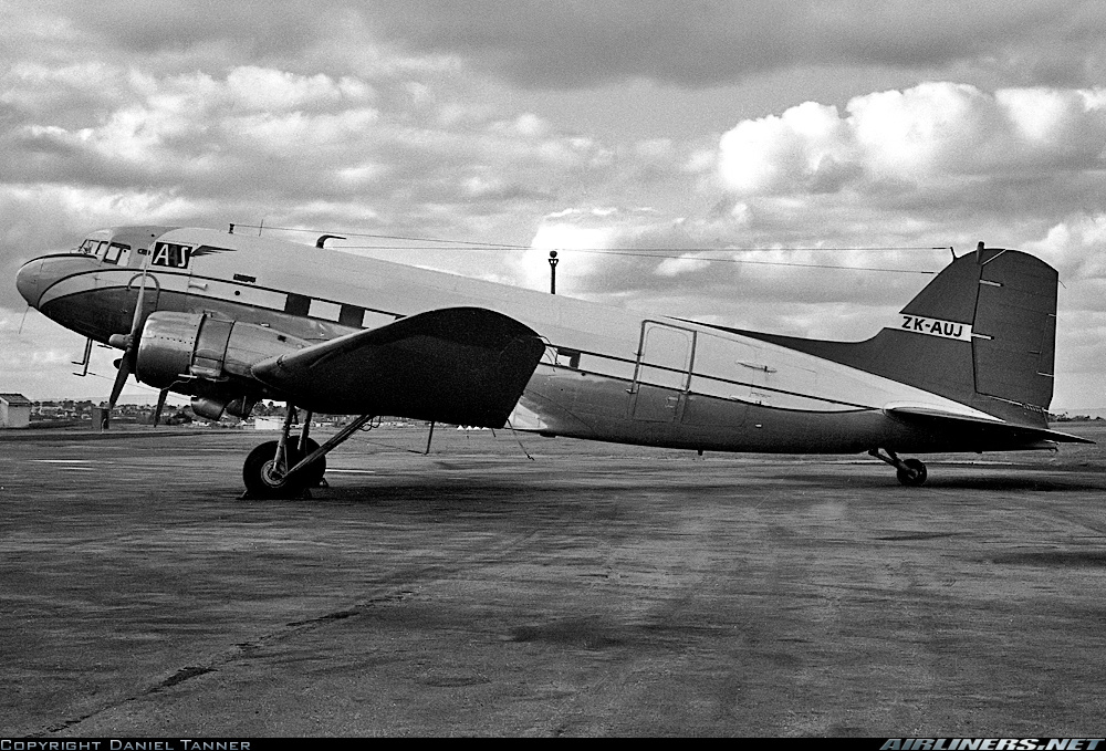 Dakota NZ3530 ZK-AUJ Essendon 5th July 1973 Photo Daniel Tanner