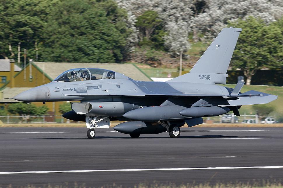 Highlight for Album: F-16B 92-0452