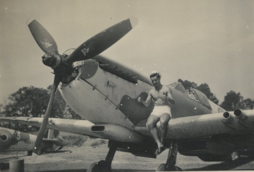 Spitfires at Nowra
A68-691 (MV510) in background
Photo by Bernie Delaney via Kim Dunstan