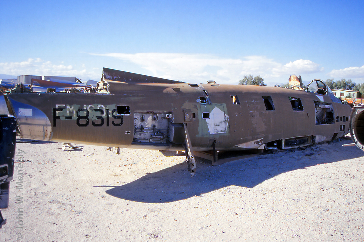 Sabre F-8619 Note
                          FM-1909 serial underneath October 2000 Aero
                          Traders, Ocotillo Wells, California, USA Photo
                          John Meneely