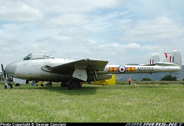 Vampire NZ5755 Lilydale 21st November 2004Photo by George Canciani